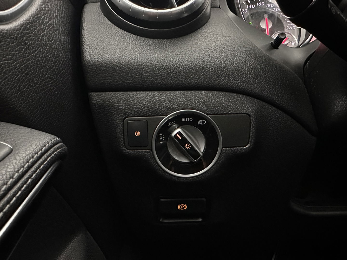 Mercedes-Benz CLA-Klasse Shooting Brake 220 CDI Prestige *PANO | FULL-LEATHER | XENON | NAVI-FULLMAP | HEATED-COMFORTSEATS | ECC | PDC | CRUISE | 16''ALU*