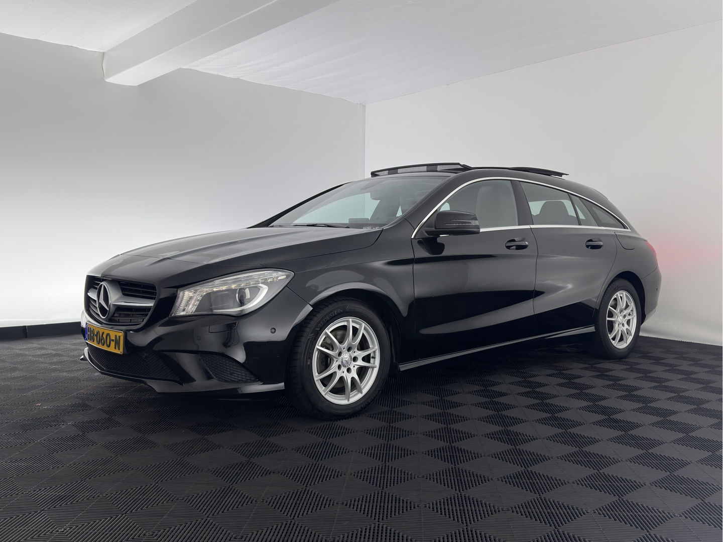 Mercedes-Benz CLA-Klasse Shooting Brake 220 CDI Prestige *PANO | FULL-LEATHER | XENON | NAVI-FULLMAP | HEATED-COMFORTSEATS | ECC | PDC | CRUISE | 16''ALU*