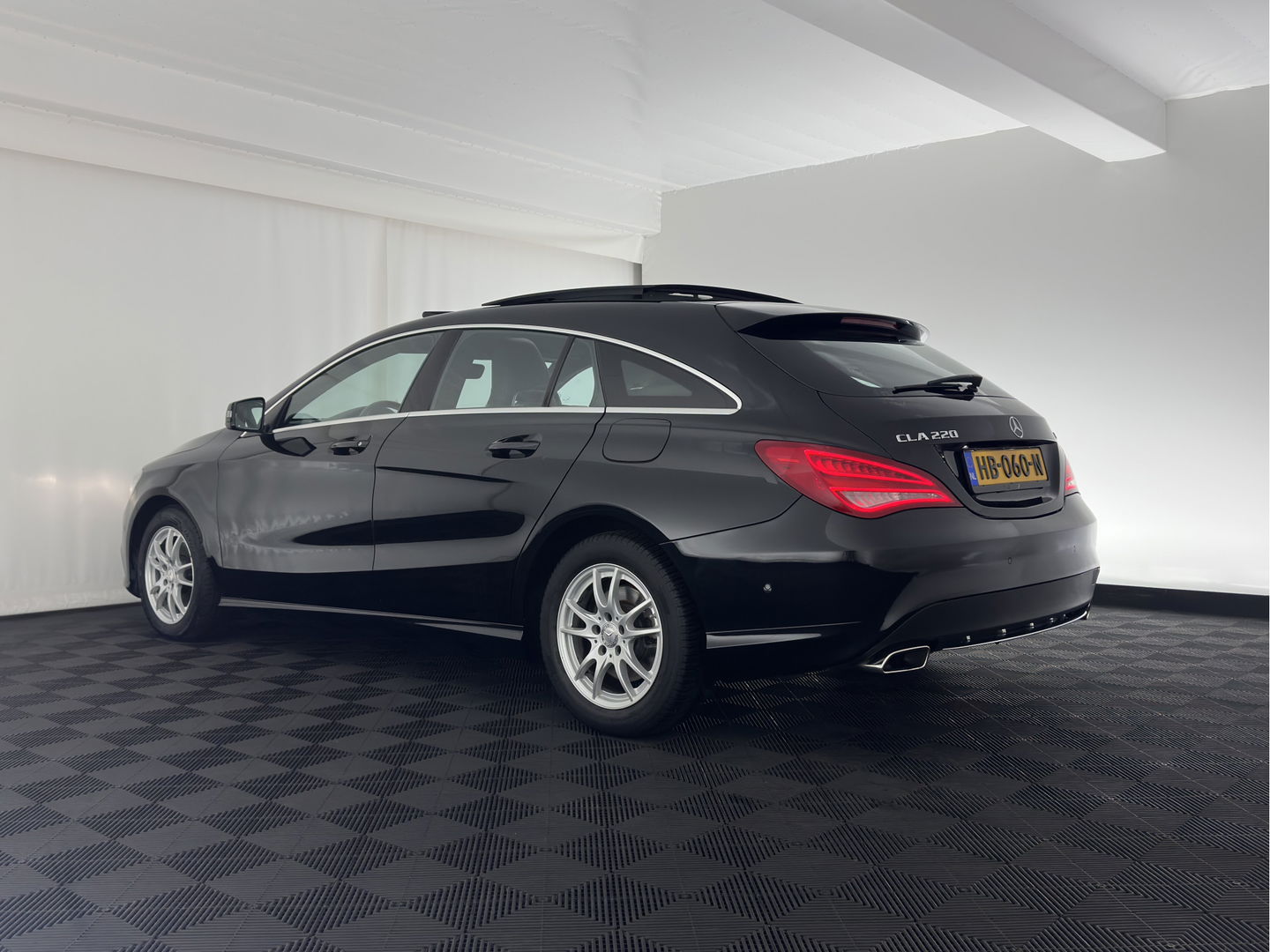 Mercedes-Benz CLA-Klasse Shooting Brake 220 CDI Prestige *PANO | FULL-LEATHER | XENON | NAVI-FULLMAP | HEATED-COMFORTSEATS | ECC | PDC | CRUISE | 16''ALU*