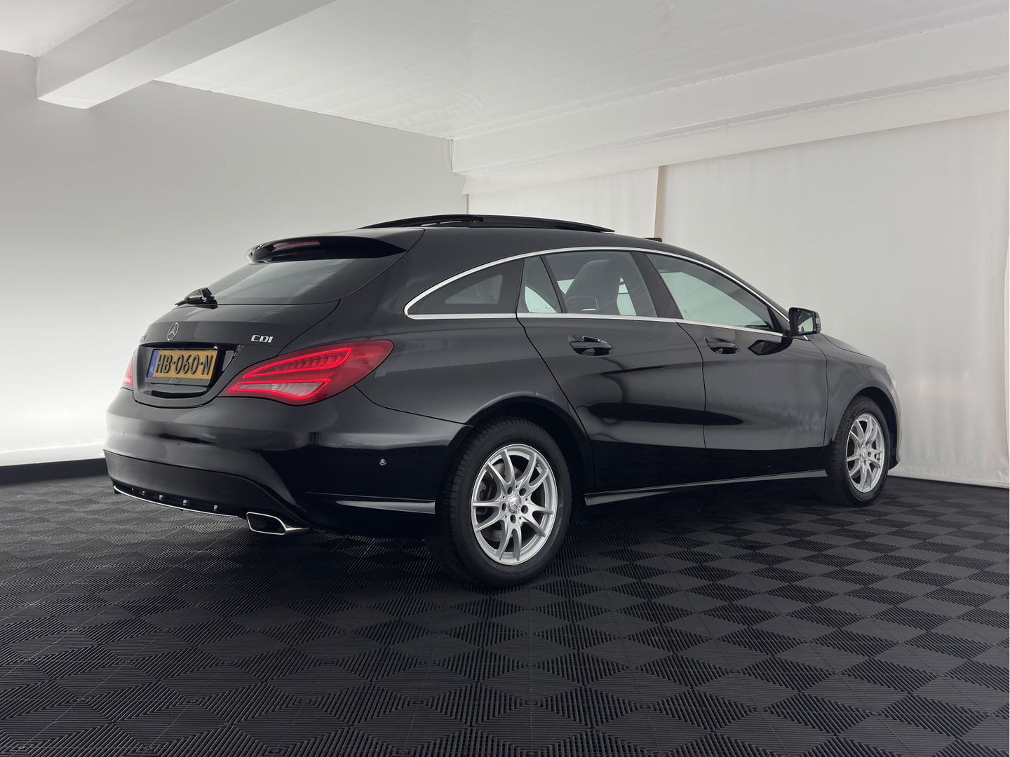 Mercedes-Benz CLA-Klasse Shooting Brake 220 CDI Prestige *PANO | FULL-LEATHER | XENON | NAVI-FULLMAP | HEATED-COMFORTSEATS | ECC | PDC | CRUISE | 16''ALU*