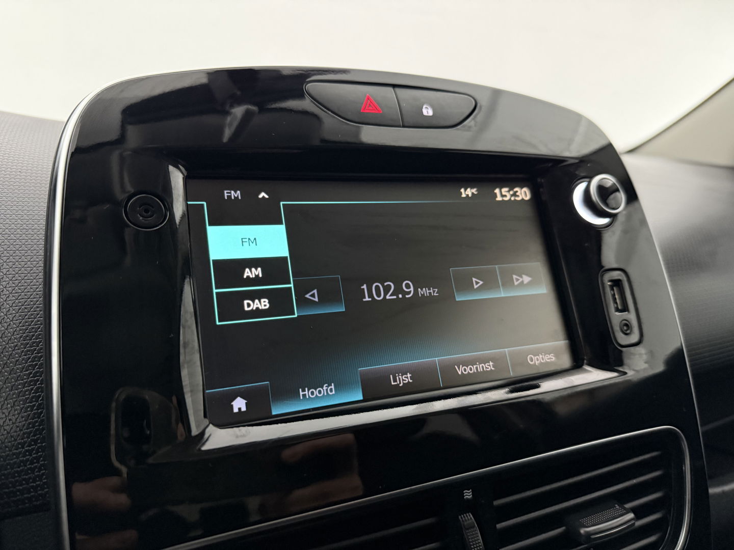 Renault Clio 0.9 TCe Limited | Airco | Cruise | Carplay | Navigatie | Keyless | Parkeersens. | NAP