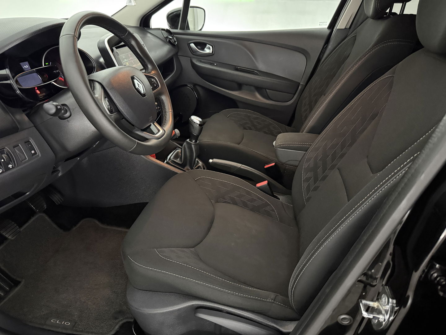 Renault Clio 0.9 TCe Limited | Airco | Cruise | Carplay | Navigatie | Keyless | Parkeersens. | NAP