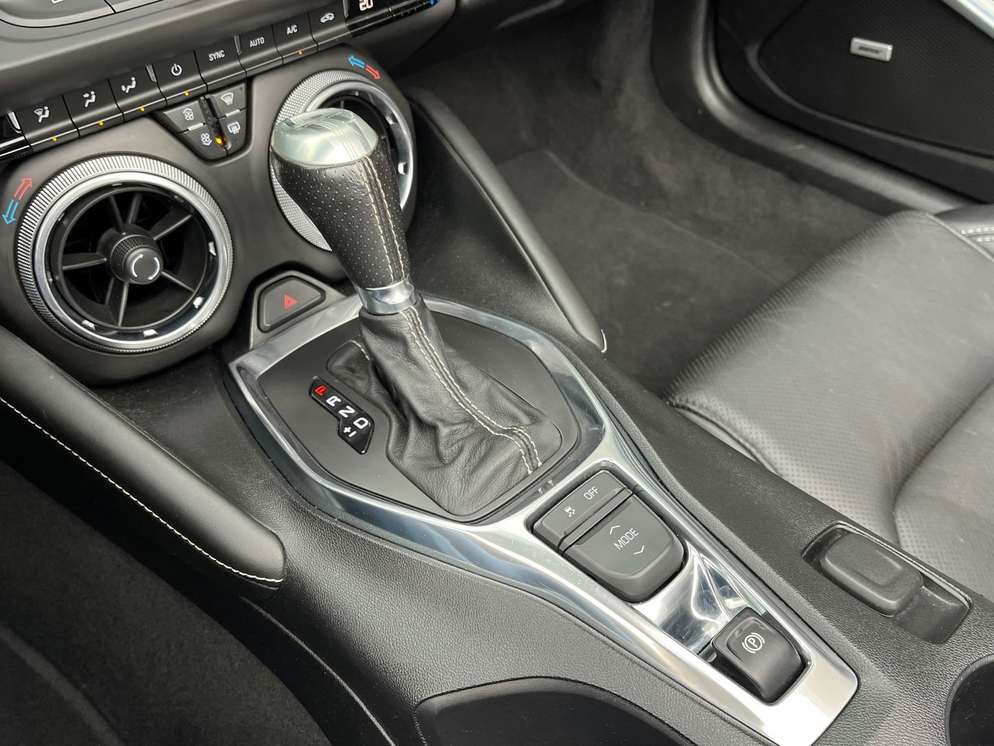 Chevrolet Camaro Convertible 6.2 V8 Touring|Bose|Head-Up|Memory|Carplay|Camera|Leder|Keyless|453PK