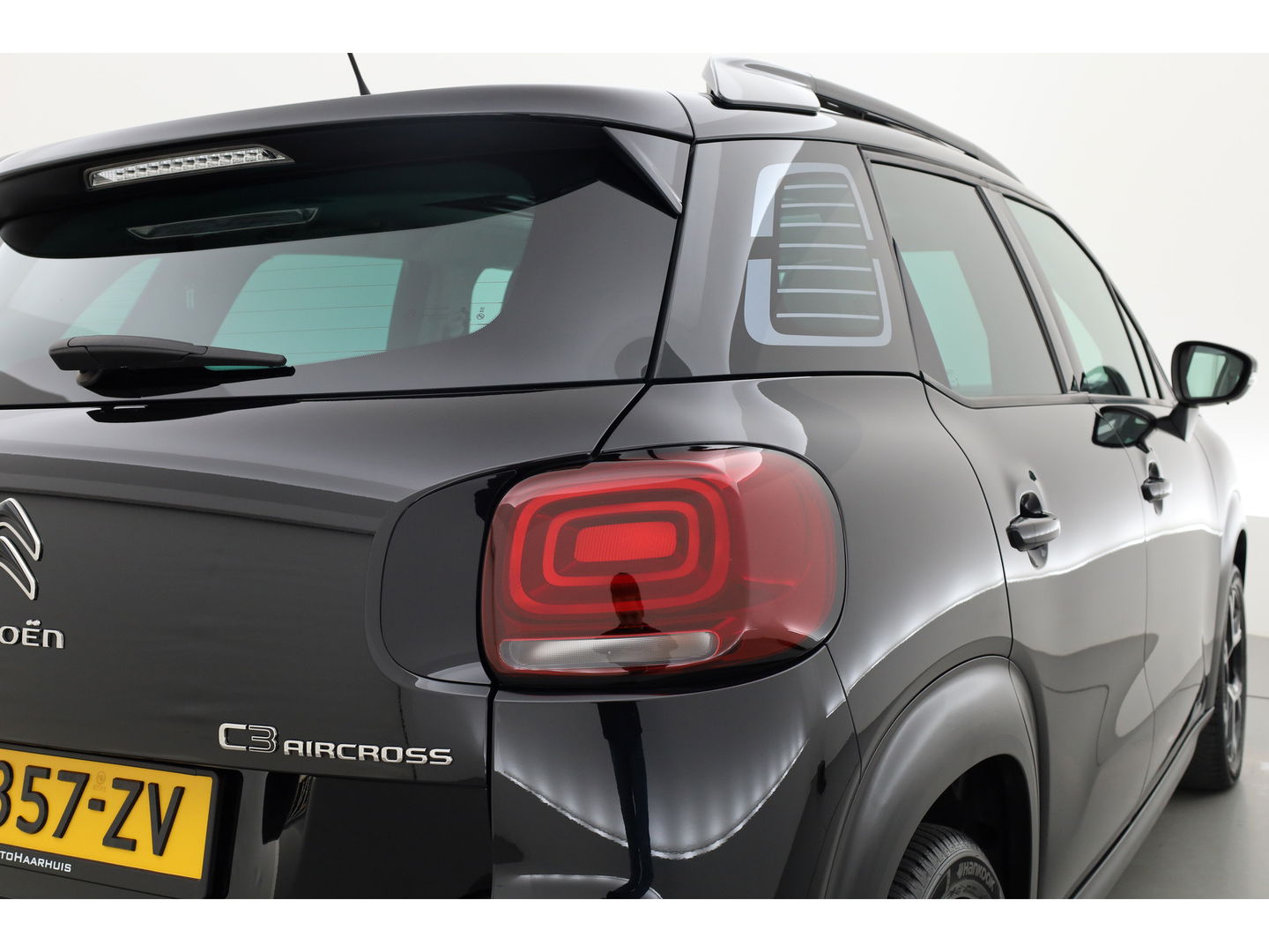Citroën C3 Aircross 1.2 PureTech Shine Pack Business | Aut. | Pano | Apple CarPlay | Stoelverw. | Camera | Navi | 17''