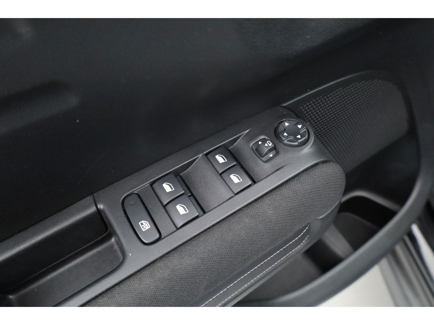 Citroën C3 Aircross 1.2 PureTech Shine Pack Business | Aut. | Pano | Apple CarPlay | Stoelverw. | Camera | Navi | 17''