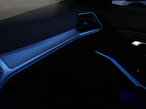 BMW 3 Serie 318i M-SPORT/ SCHUIFDAK/ PARKING PACK/ SHADOW LINE / 19INCH BREEDSET M-SPORT VELGEN