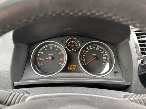 Opel Zafira 1.8 Cosmo | Handel / Export | Cruise Control | Trekhaak | Airconditioning | 16" Lichtmetaal |