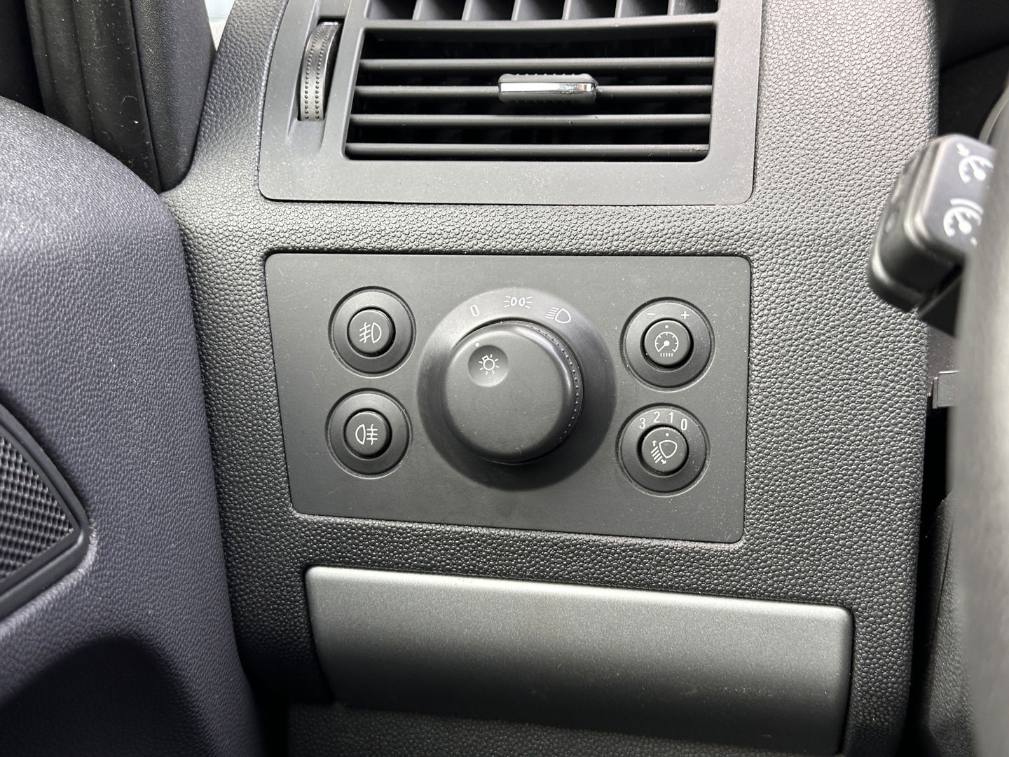 Opel Zafira 1.8 Cosmo | Handel / Export | Cruise Control | Trekhaak | Airconditioning | 16" Lichtmetaal |