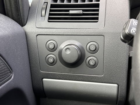 Opel Zafira 1.8 Cosmo | Handel / Export | Cruise Control | Trekhaak | Airconditioning | 16" Lichtmetaal |