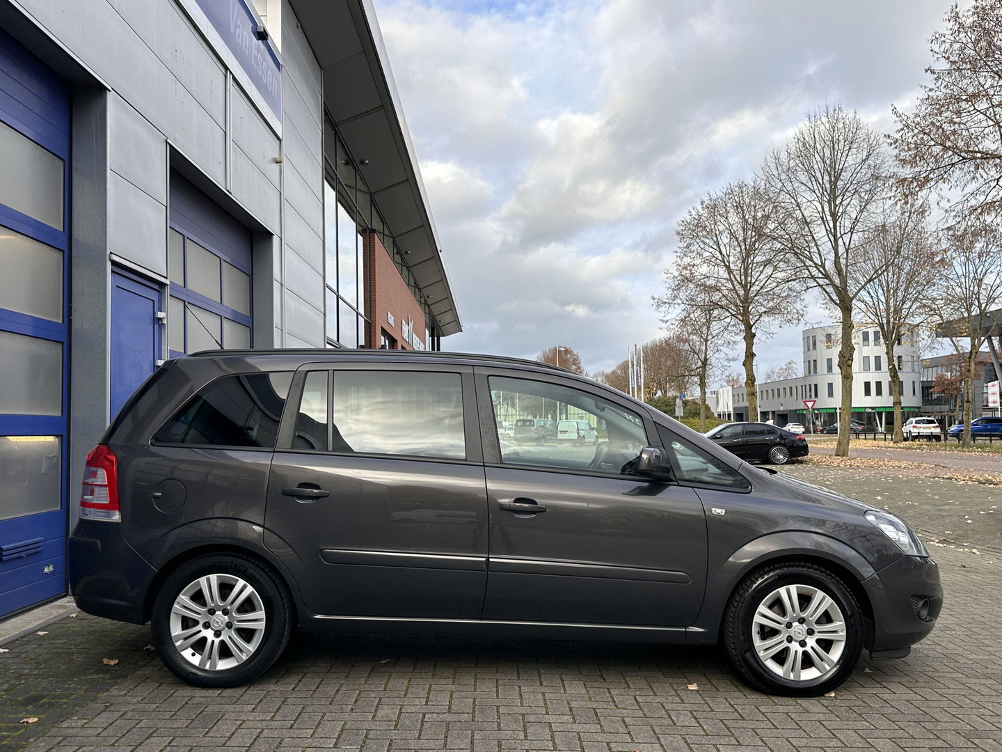 Opel Zafira 1.8 Cosmo | Handel / Export | Cruise Control | Trekhaak | Airconditioning | 16" Lichtmetaal |