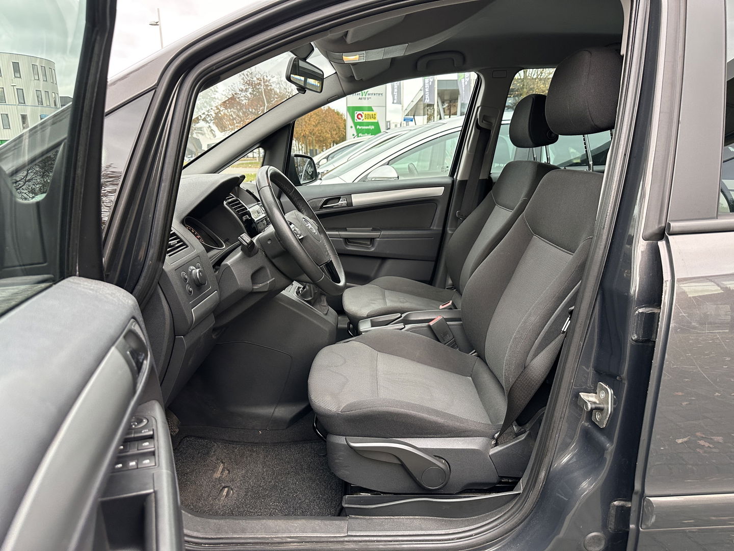 Opel Zafira 1.8 Cosmo | Handel / Export | Cruise Control | Trekhaak | Airconditioning | 16" Lichtmetaal |