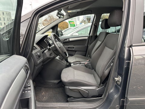 Opel Zafira 1.8 Cosmo | Handel / Export | Cruise Control | Trekhaak | Airconditioning | 16" Lichtmetaal |