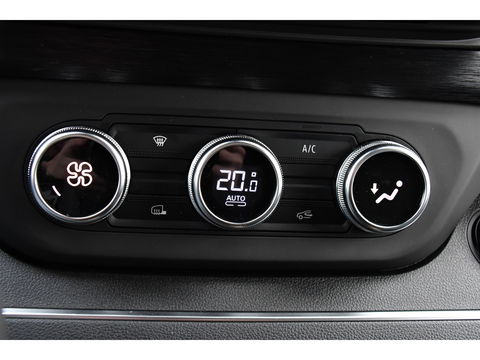 Renault Trafic 2.0 170 L2H1 DC Black Edition Extra Cruise, Camera, Carplay, LED, 170pk, Stoelverwarming, 2 x Schuifdeur, NAVI, Automaat, Clima, Uniek!