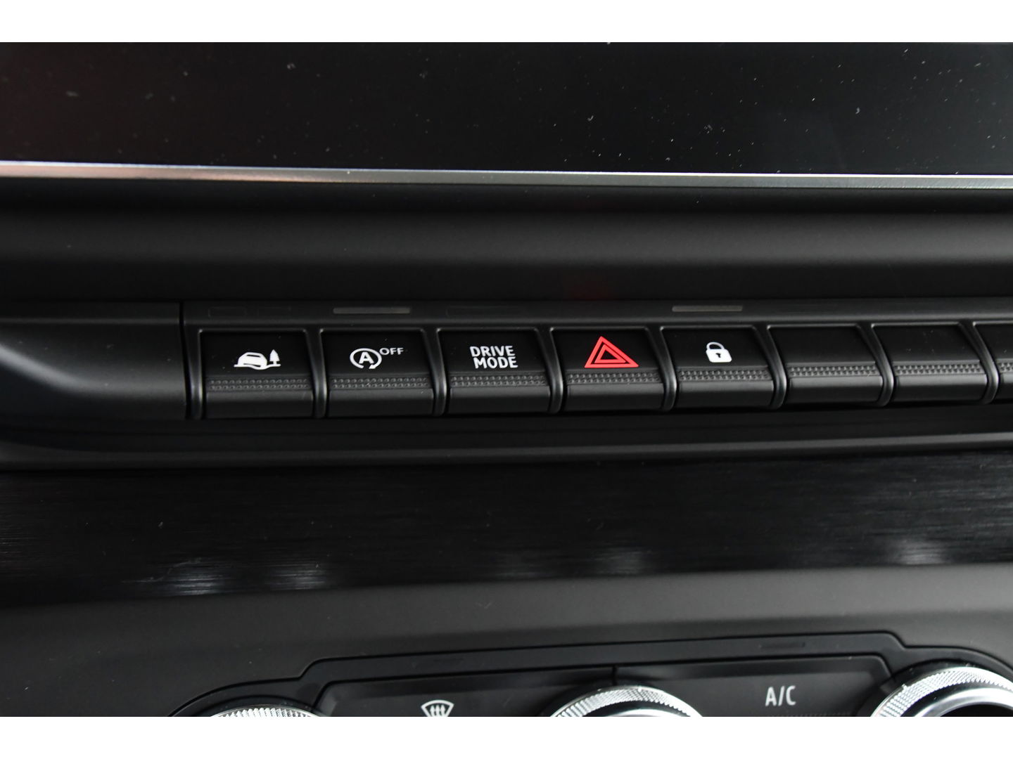 Renault Trafic 2.0 170 L2H1 DC Black Edition Extra Cruise, Camera, Carplay, LED, 170pk, Stoelverwarming, 2 x Schuifdeur, NAVI, Automaat, Clima, Uniek!