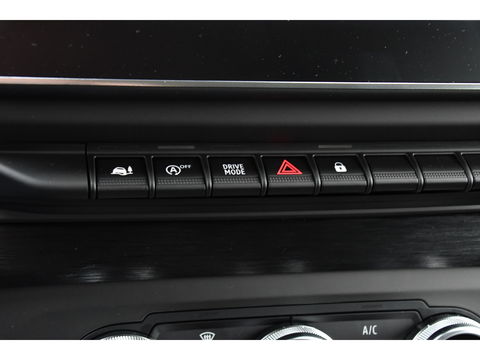 Renault Trafic 2.0 170 L2H1 DC Black Edition Extra Cruise, Camera, Carplay, LED, 170pk, Stoelverwarming, 2 x Schuifdeur, NAVI, Automaat, Clima, Uniek!