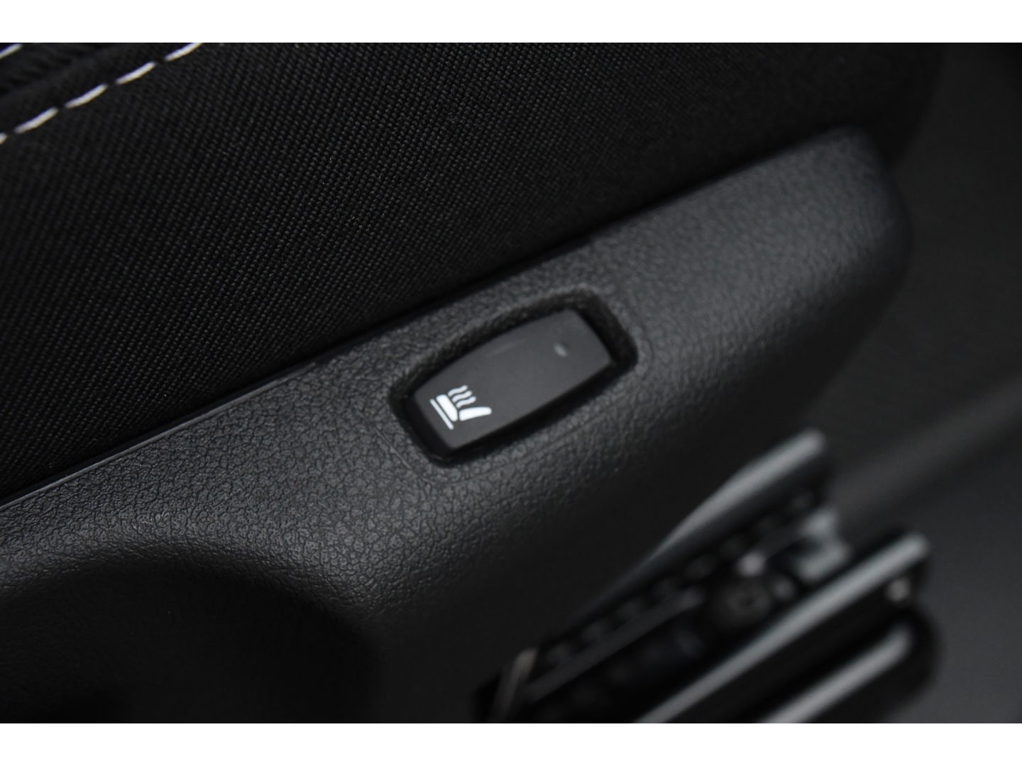 Renault Trafic 2.0 170 L2H1 DC Black Edition Extra Cruise, Camera, Carplay, LED, 170pk, Stoelverwarming, 2 x Schuifdeur, NAVI, Automaat, Clima, Uniek!