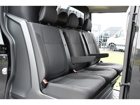 Renault Trafic 2.0 170 L2H1 DC Black Edition Extra Cruise, Camera, Carplay, LED, 170pk, Stoelverwarming, 2 x Schuifdeur, NAVI, Automaat, Clima, Uniek!