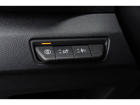 Renault Trafic 2.0 170 L2H1 DC Black Edition Extra Cruise, Camera, Carplay, LED, 170pk, Stoelverwarming, 2 x Schuifdeur, NAVI, Automaat, Clima, Uniek!