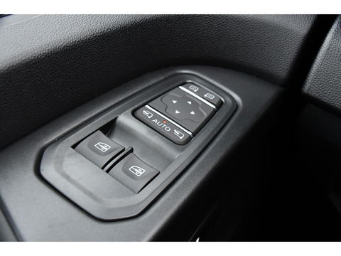 Renault Trafic 2.0 170 L2H1 DC Black Edition Extra Cruise, Camera, Carplay, LED, 170pk, Stoelverwarming, 2 x Schuifdeur, NAVI, Automaat, Clima, Uniek!