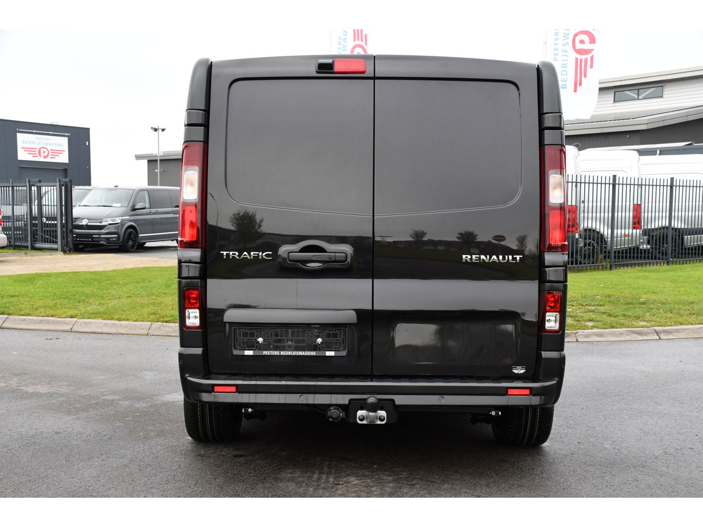 Renault Trafic 2.0 170 L2H1 DC Black Edition Extra Cruise, Camera, Carplay, LED, 170pk, Stoelverwarming, 2 x Schuifdeur, NAVI, Automaat, Clima, Uniek!