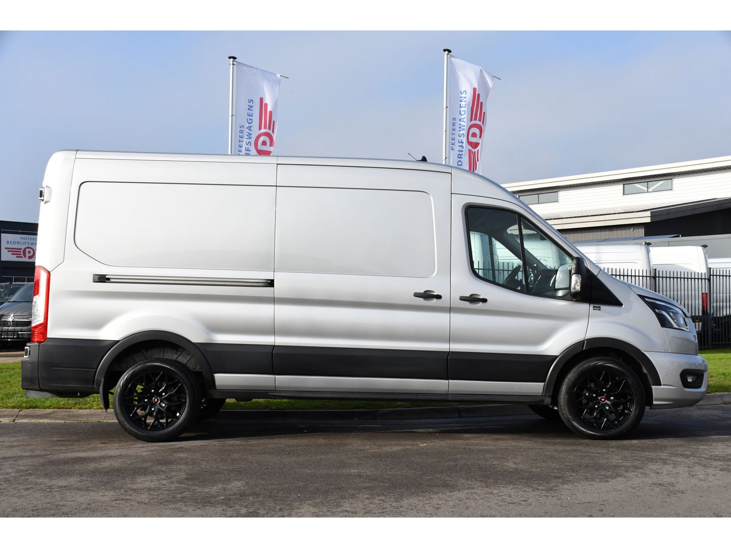 Ford Transit 350 2.0 TDCI L3H2 Limited PB Edition Adaptieve Cruise, 360 Camera, Carplay, 185pk, Automaat, Xenon, 2 x Schuifdeur, Uniek!