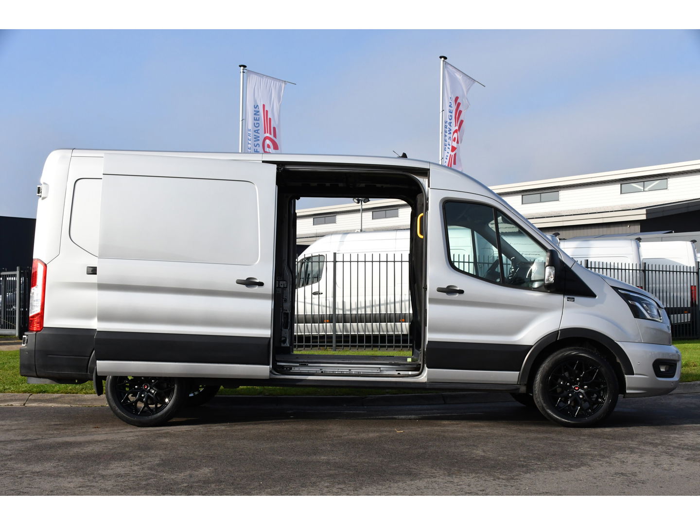 Ford Transit 350 2.0 TDCI L3H2 Limited PB Edition Adaptieve Cruise, 360 Camera, Carplay, 185pk, Automaat, Xenon, 2 x Schuifdeur, Uniek!