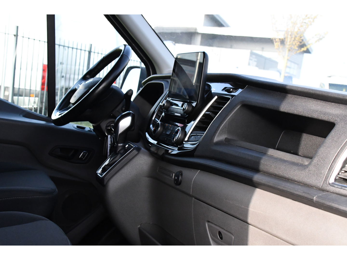 Ford Transit 350 2.0 TDCI L3H2 Limited PB Edition Adaptieve Cruise, 360 Camera, Carplay, 185pk, Automaat, Xenon, 2 x Schuifdeur, Uniek!