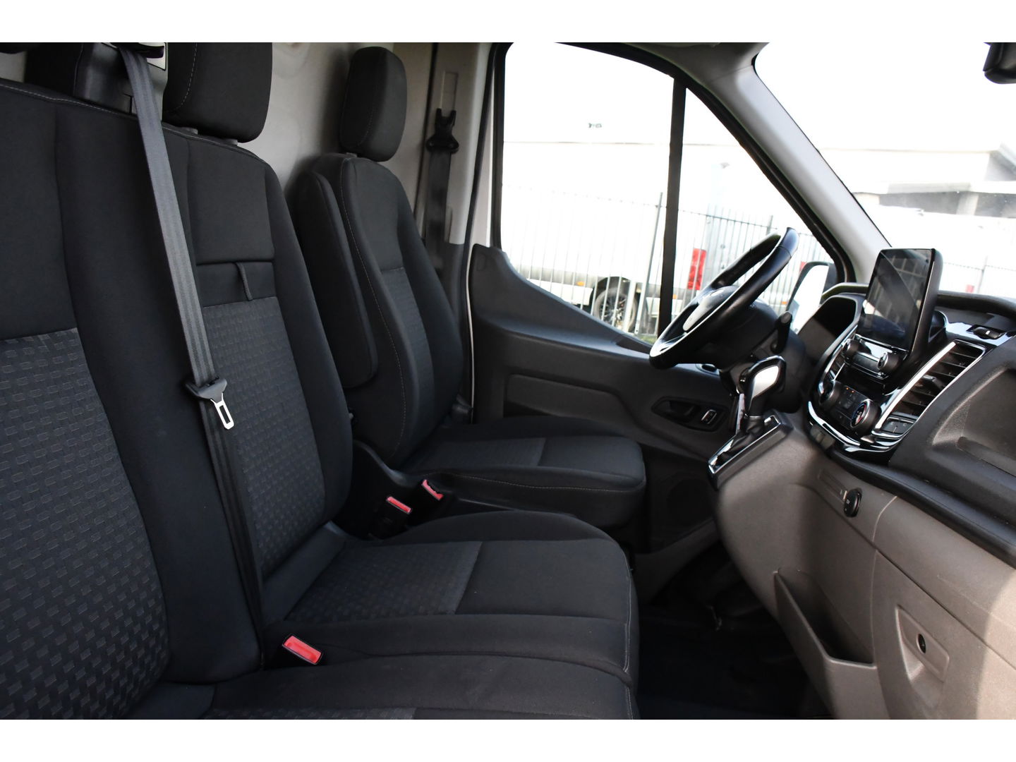 Ford Transit 350 2.0 TDCI L3H2 Limited PB Edition Adaptieve Cruise, 360 Camera, Carplay, 185pk, Automaat, Xenon, 2 x Schuifdeur, Uniek!