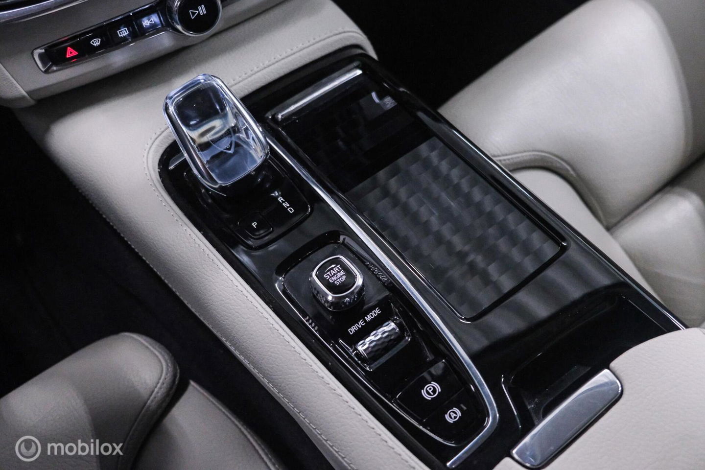 Volvo V90 2.0 T6 AWD Inscription 340 pk | Trekhaak | Camera | Memory | NL auto NAP | 1e eigenaar | Pebble Grey |