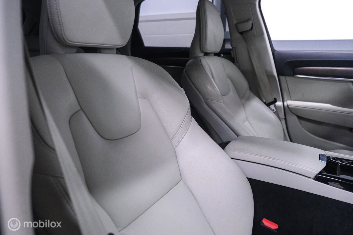 Volvo V90 2.0 T6 AWD Inscription 340 pk | Trekhaak | Camera | Memory | NL auto NAP | 1e eigenaar | Pebble Grey |