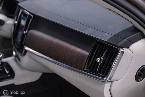 Volvo V90 2.0 T6 AWD Inscription 340 pk | Trekhaak | Camera | Memory | NL auto NAP | 1e eigenaar | Pebble Grey |