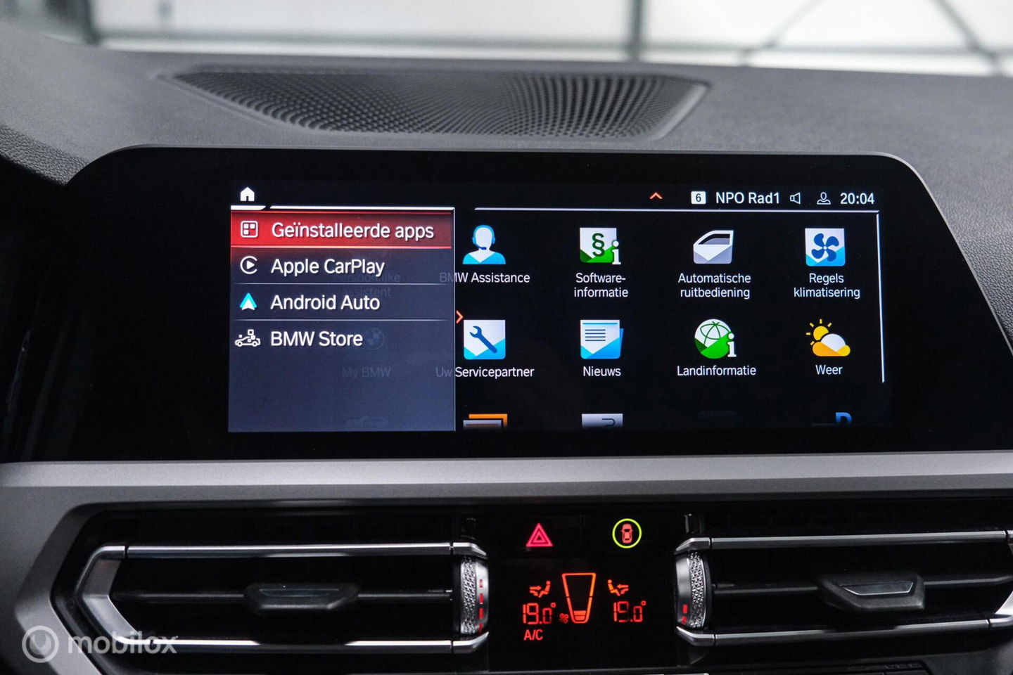 BMW 3 Serie Touring 330e High Executive 290 pk | Trekhaak | Leder | Sportstoelen | NL auto NAP | LED | CarPlay | Stoelverwarming |