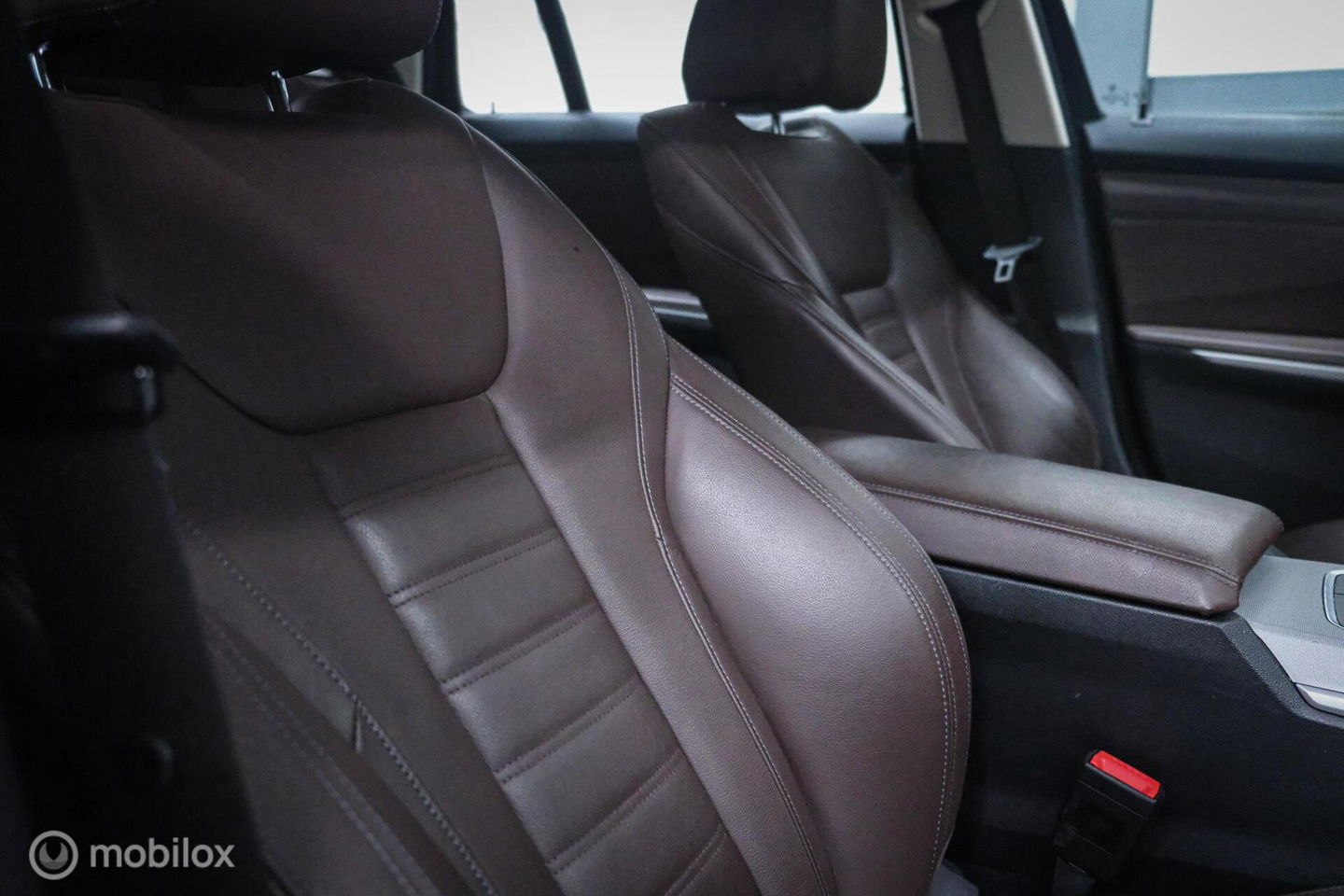 BMW 3 Serie Touring 330e High Executive 290 pk | Trekhaak | Leder | Sportstoelen | NL auto NAP | LED | CarPlay | Stoelverwarming |