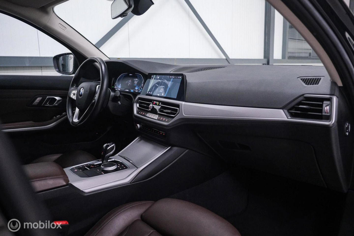 BMW 3 Serie Touring 330e High Executive 290 pk | Trekhaak | Leder | Sportstoelen | NL auto NAP | LED | CarPlay | Stoelverwarming |