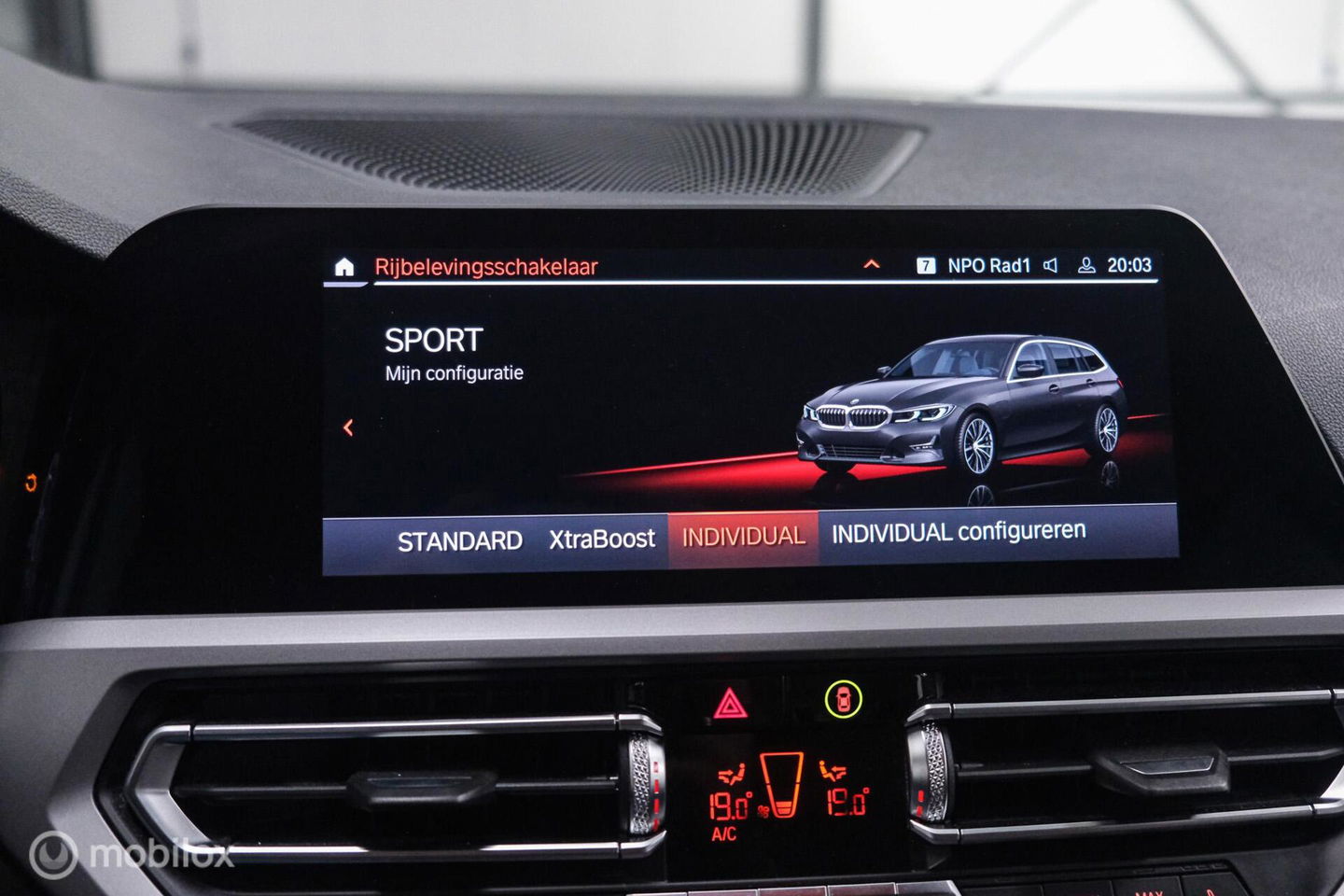 BMW 3 Serie Touring 330e High Executive 290 pk | Trekhaak | Leder | Sportstoelen | NL auto NAP | LED | CarPlay | Stoelverwarming |