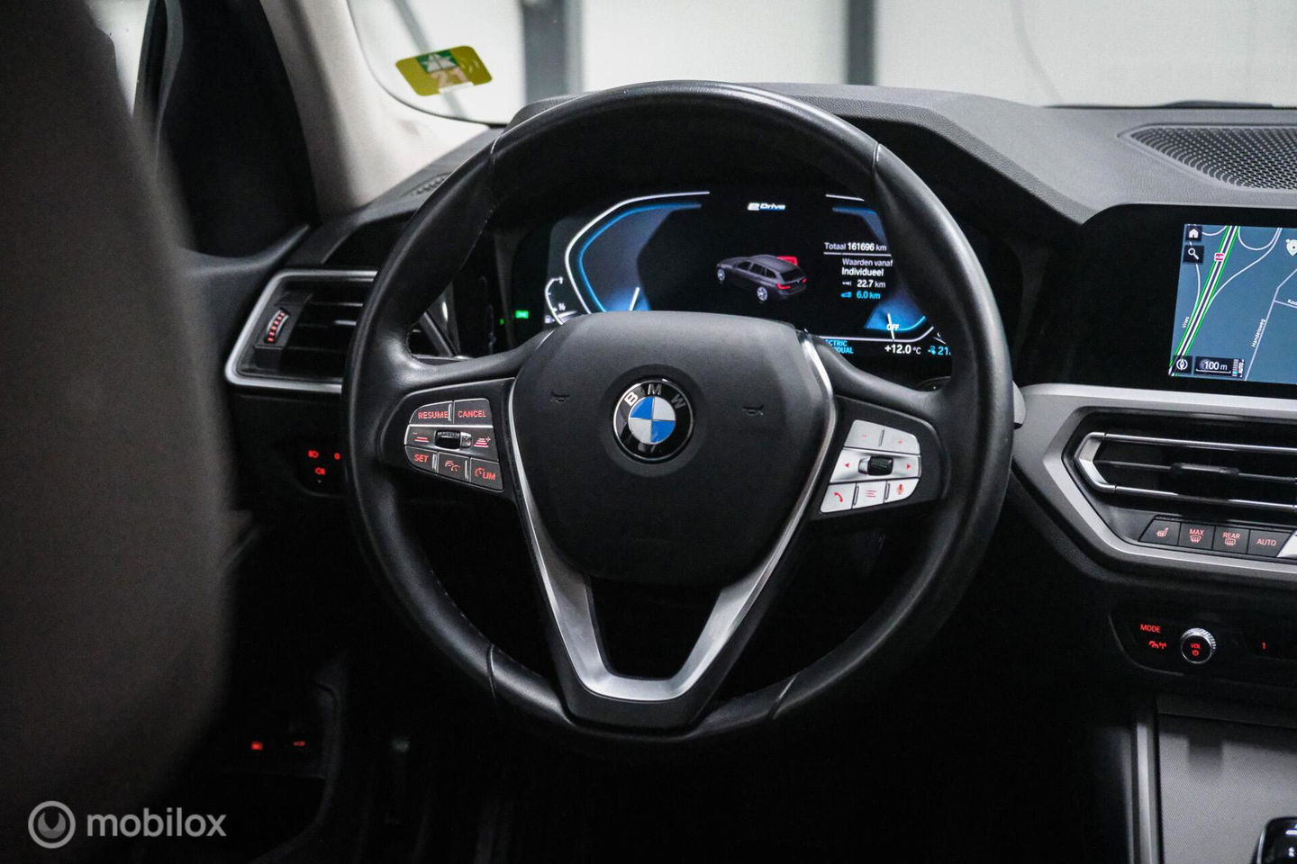 BMW 3 Serie Touring 330e High Executive 290 pk | Trekhaak | Leder | Sportstoelen | NL auto NAP | LED | CarPlay | Stoelverwarming |