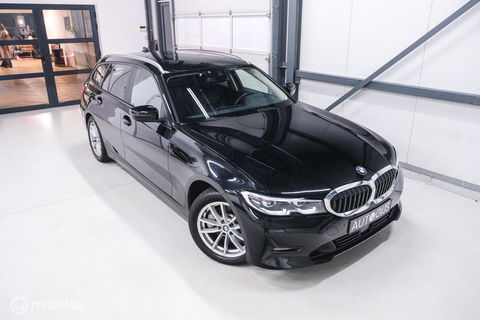 BMW 3 Serie Touring 330e High Executive 290 pk | Trekhaak | Leder | Sportstoelen | NL auto NAP | LED | CarPlay | Stoelverwarming |