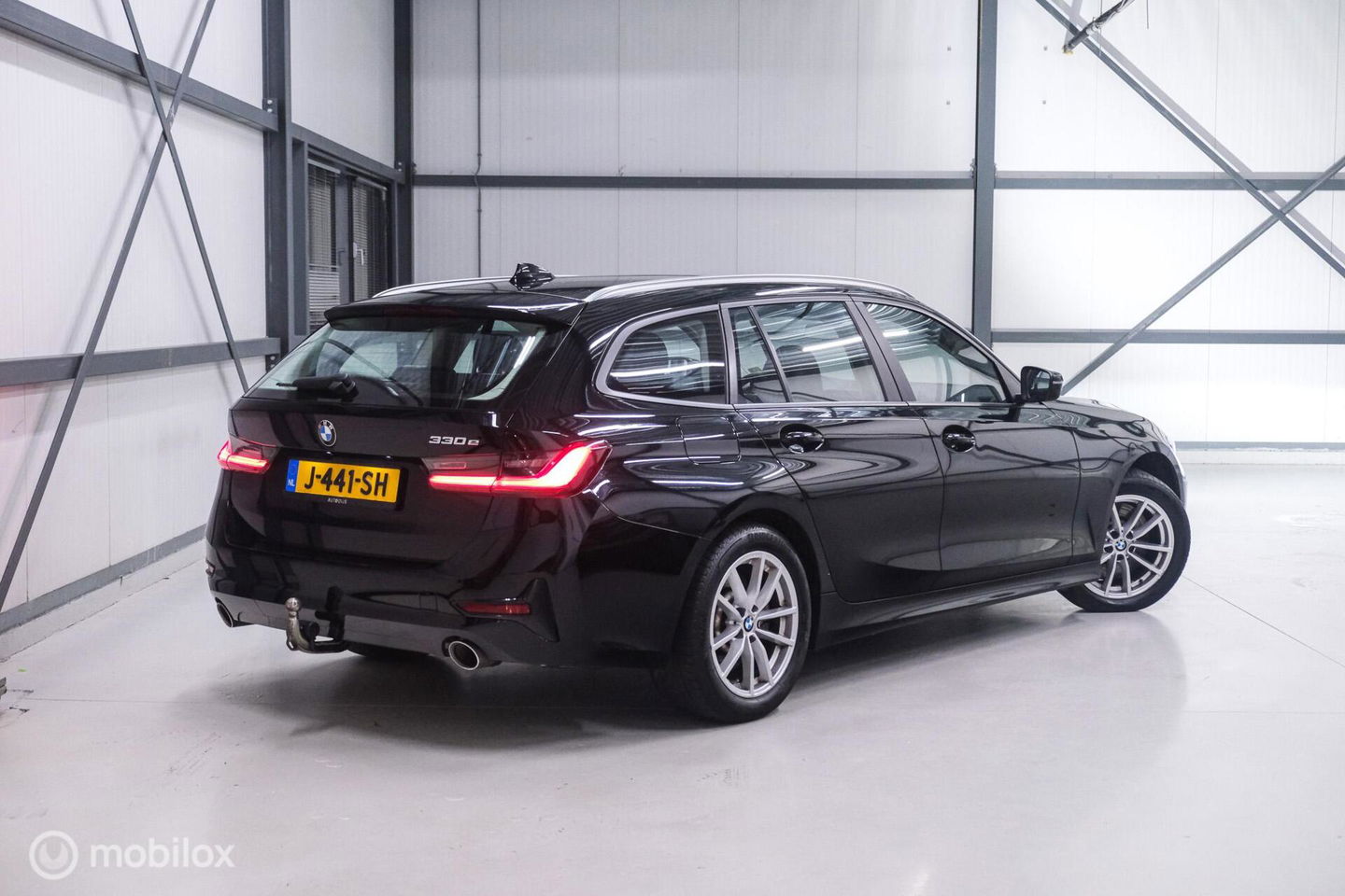 BMW 3 Serie Touring 330e High Executive 290 pk | Trekhaak | Leder | Sportstoelen | NL auto NAP | LED | CarPlay | Stoelverwarming |