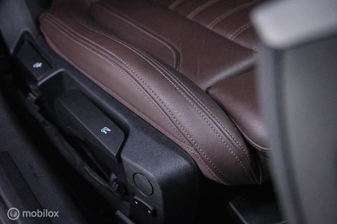 BMW 3 Serie Touring 330e High Executive 290 pk | Trekhaak | Leder | Sportstoelen | NL auto NAP | LED | CarPlay | Stoelverwarming |