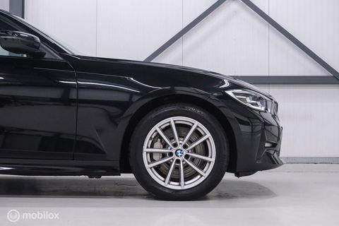 BMW 3 Serie Touring 330e High Executive 290 pk | Trekhaak | Leder | Sportstoelen | NL auto NAP | LED | CarPlay | Stoelverwarming |