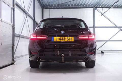 BMW 3 Serie Touring 330e High Executive 290 pk | Trekhaak | Leder | Sportstoelen | NL auto NAP | LED | CarPlay | Stoelverwarming |