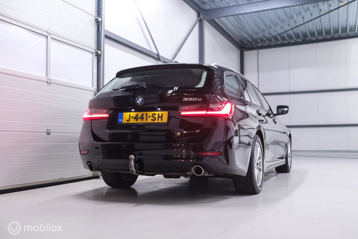 BMW 3 Serie Touring 330e High Executive 290 pk | Trekhaak | Leder | Sportstoelen | NL auto NAP | LED | CarPlay | Stoelverwarming |