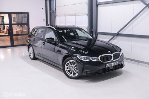 BMW 3 Serie Touring 330e High Executive 290 pk | Trekhaak | Leder | Sportstoelen | NL auto NAP | LED | CarPlay | Stoelverwarming |