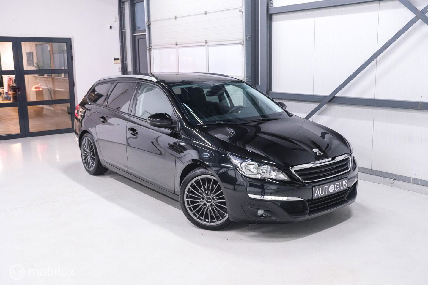 Peugeot 308 SW 1.2 PureTech Style | Nieuwe Distributie | rijklaarprijs incl beurt | Navigatie | Cruisecontrol | NAP NL auto |