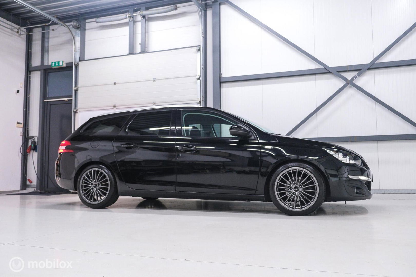 Peugeot 308 SW 1.2 PureTech Style | Nieuwe Distributie | rijklaarprijs incl beurt | Navigatie | Cruisecontrol | NAP NL auto |