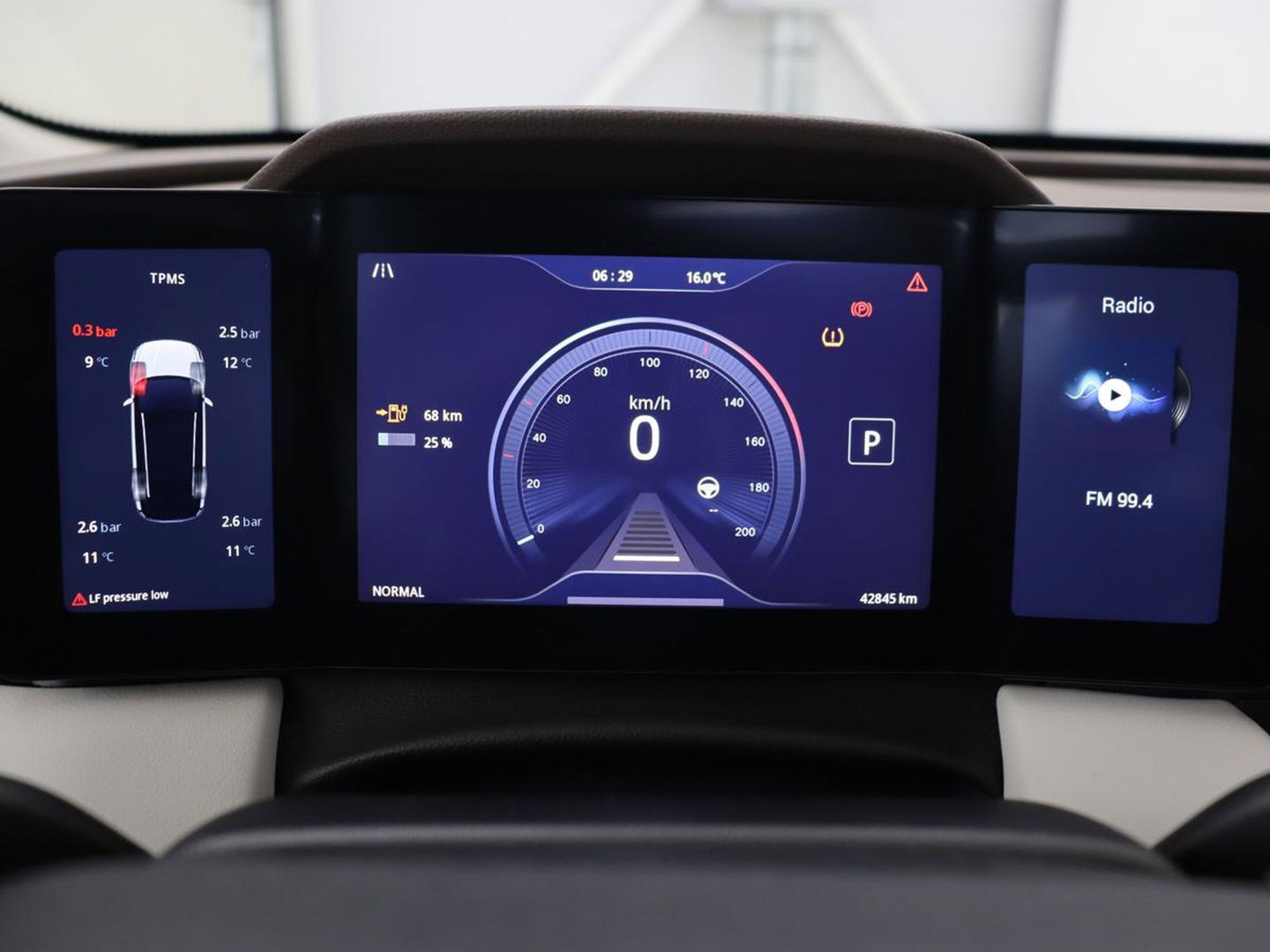 Aiways U5 63 kWh Premium | 3-Fase | Panoramadak | Leder | Stoelverwarming | Adaptive cruise | Carplay | 360 camera | Full LED | Keyless