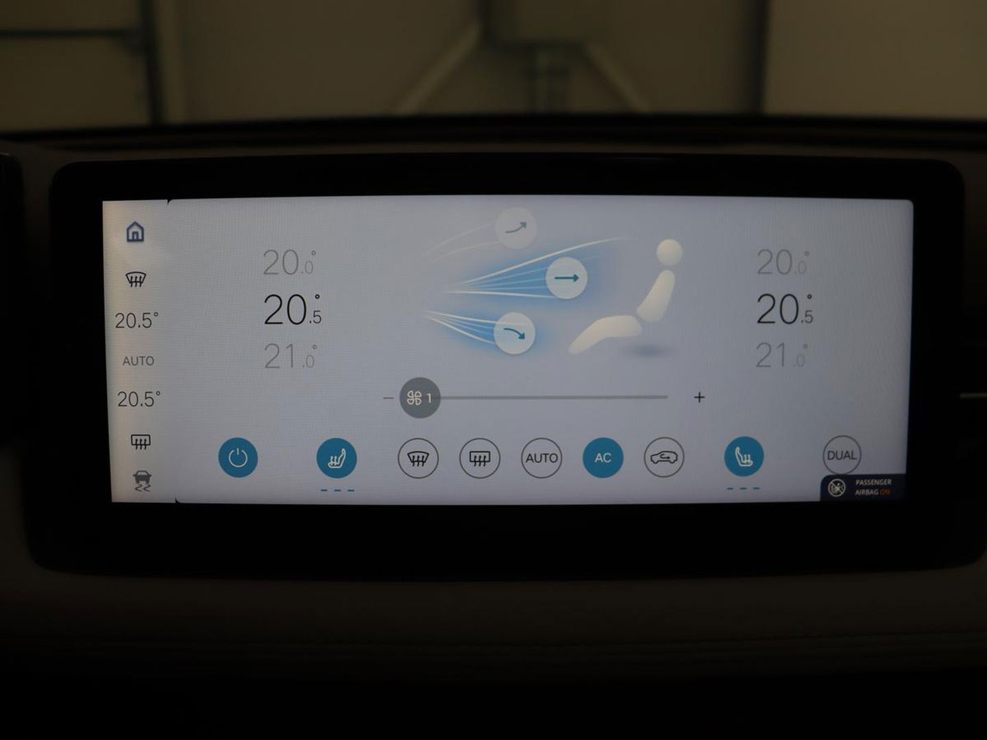 Aiways U5 63 kWh Premium | 3-Fase | Panoramadak | Leder | Stoelverwarming | Adaptive cruise | Carplay | 360 camera | Full LED | Keyless