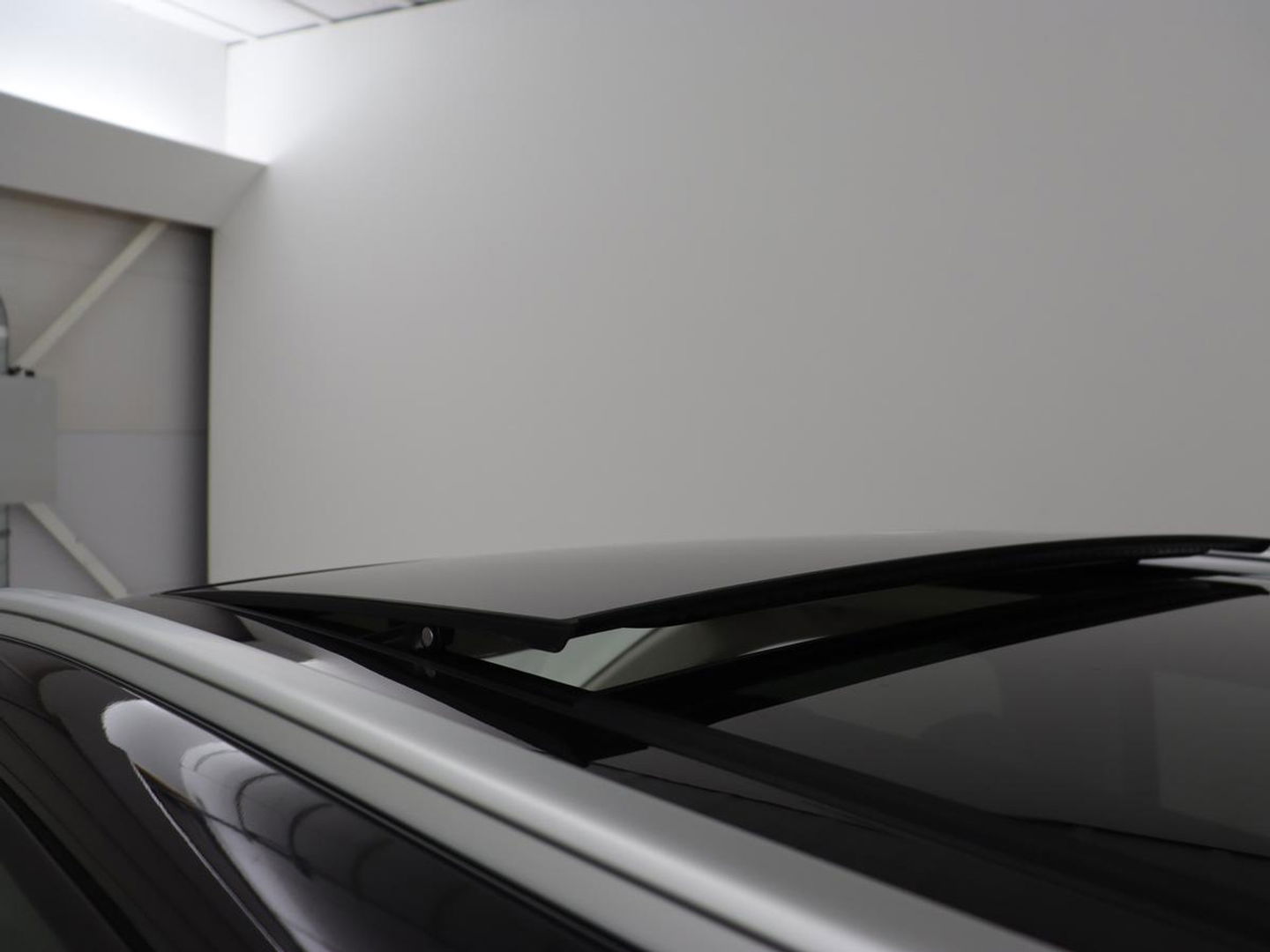 Aiways U5 63 kWh Premium | 3-Fase | Panoramadak | Leder | Stoelverwarming | Adaptive cruise | Carplay | 360 camera | Full LED | Keyless