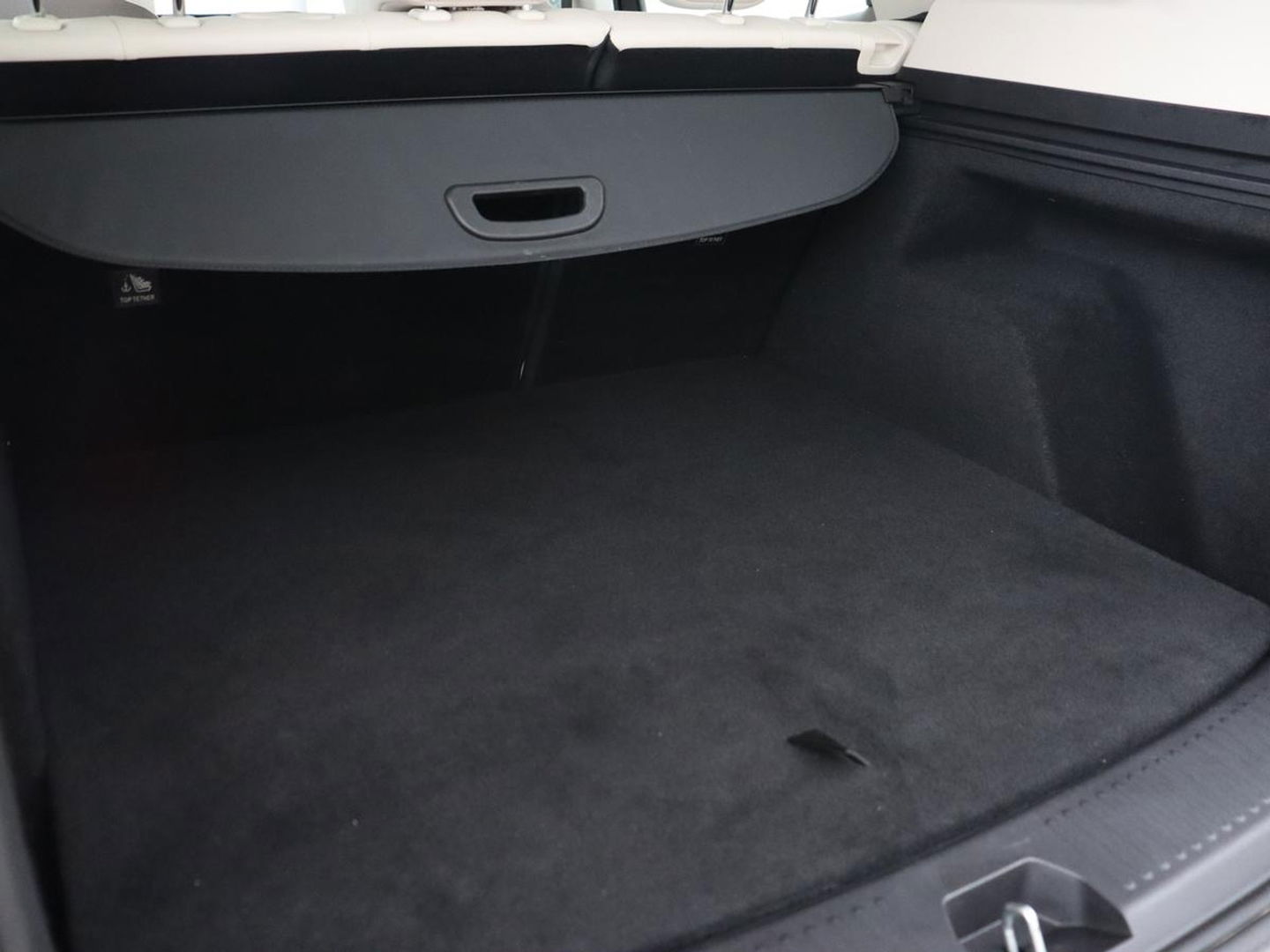 Aiways U5 63 kWh Premium | 3-Fase | Panoramadak | Leder | Stoelverwarming | Adaptive cruise | Carplay | 360 camera | Full LED | Keyless