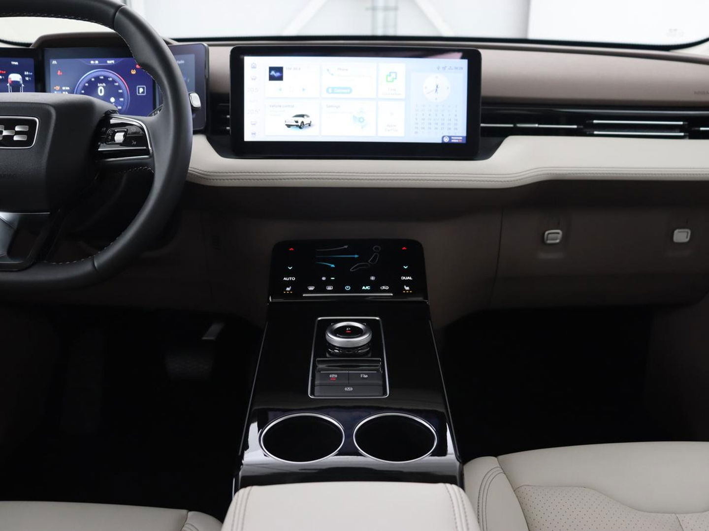 Aiways U5 63 kWh Premium | 3-Fase | Panoramadak | Leder | Stoelverwarming | Adaptive cruise | Carplay | 360 camera | Full LED | Keyless